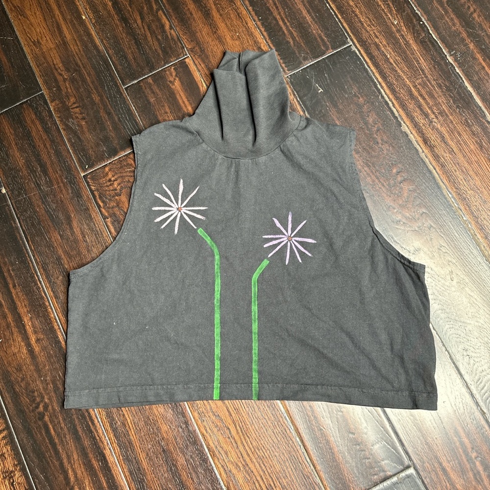 Turtleneck crop top sleeveless shirt flower design handhand-painted casual